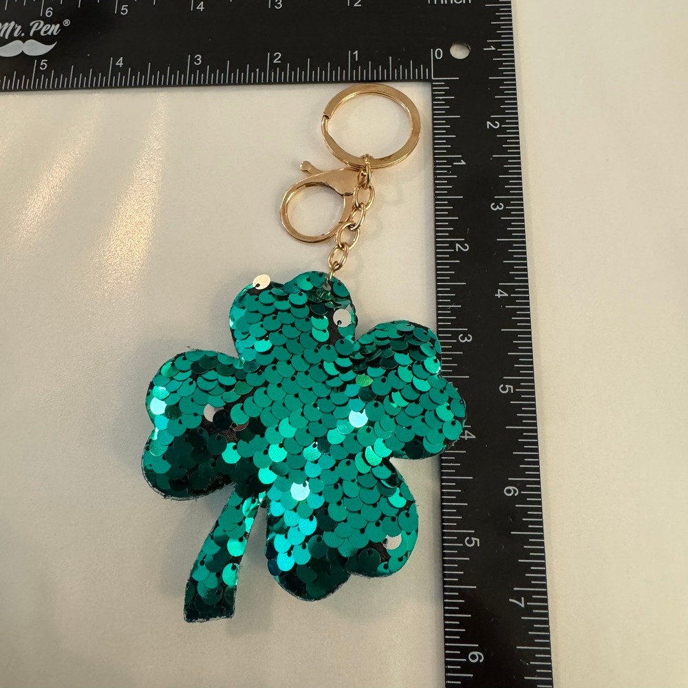 Sparkling Sequin Clover Keychain Bag Charm Gold Tone Dangle‎ Lucky Charm